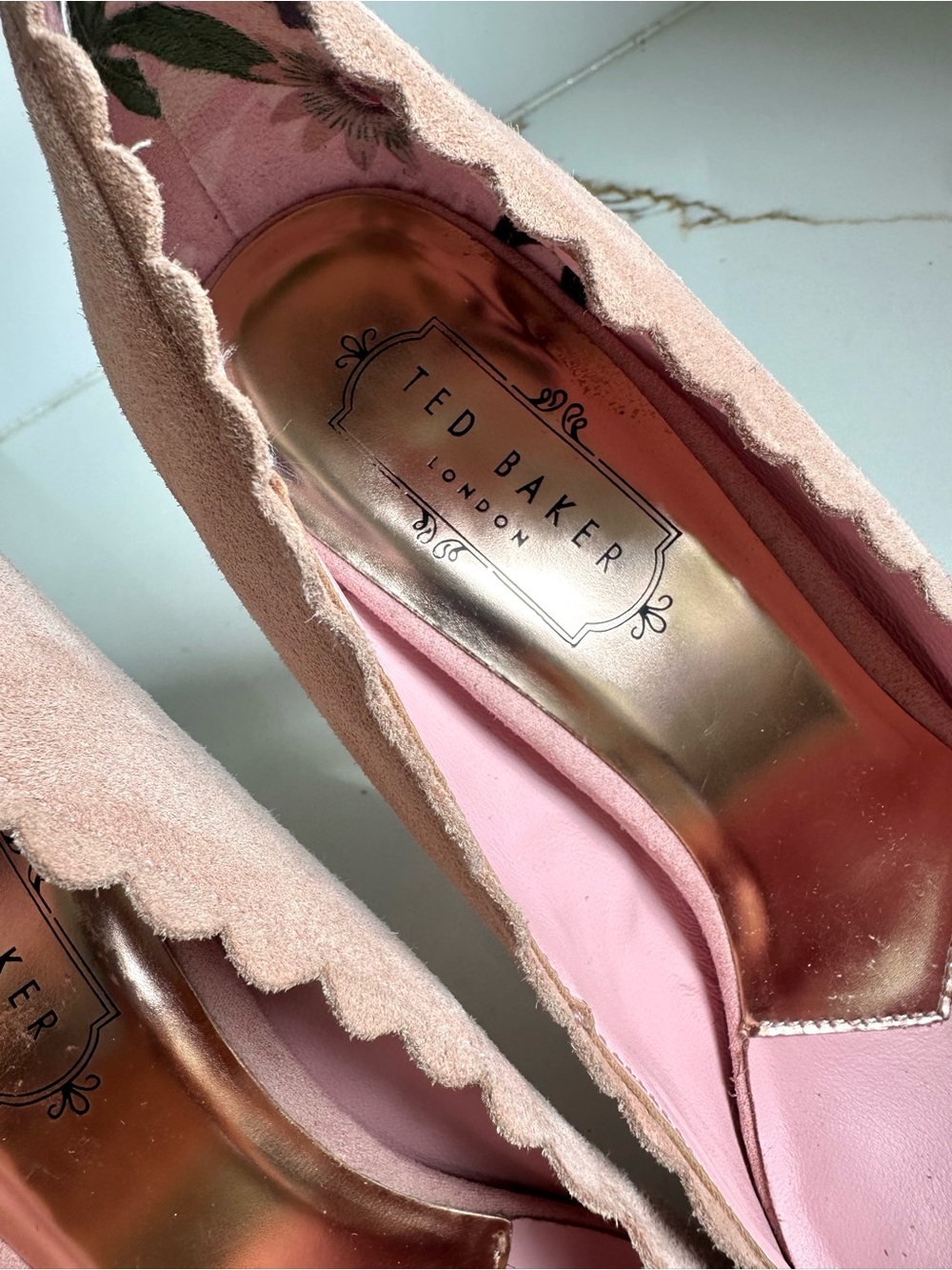 Ted Baker London pink suede Sloana scalloped pumps 8 - Picture 7 of 8